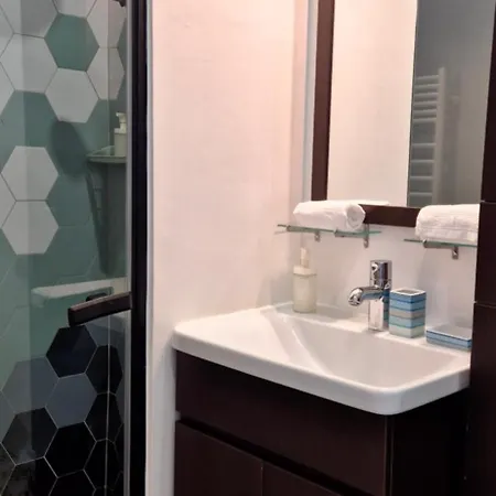 La Maison Des Piranhas *